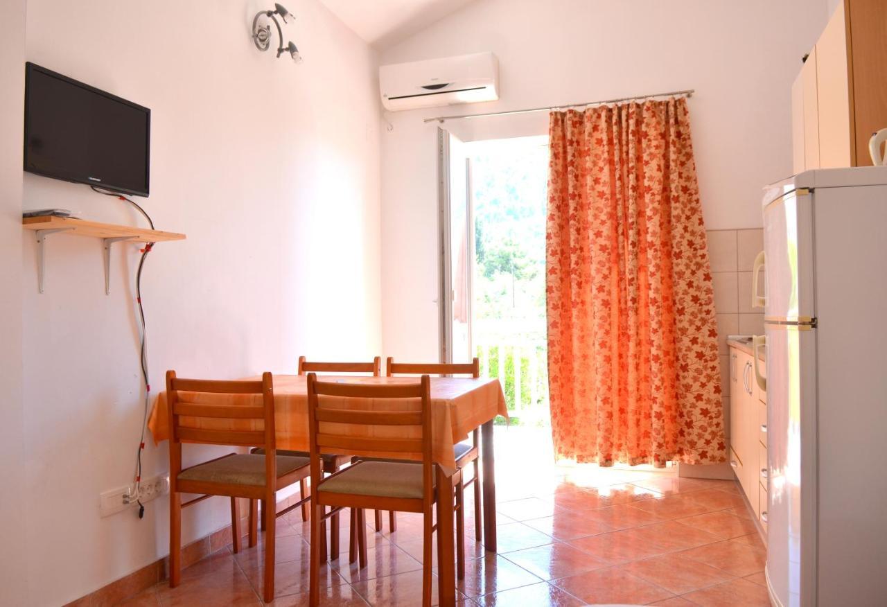 Apartments By The Sea Gradac, Makarska - 13681 Градац Екстериор снимка