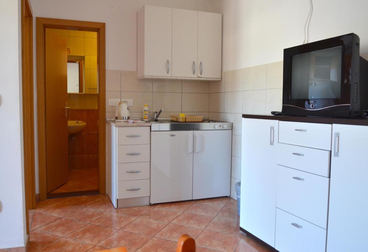 Apartments By The Sea Gradac, Makarska - 13681 Градац Екстериор снимка