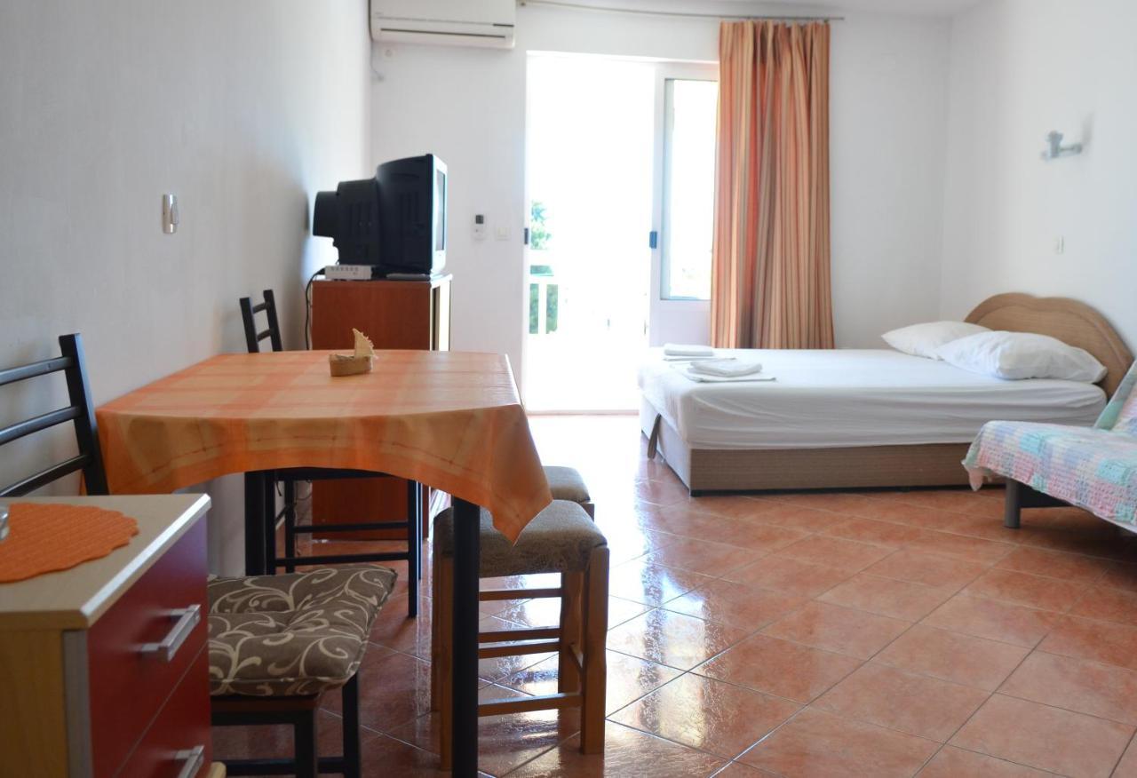Apartments By The Sea Gradac, Makarska - 13681 Градац Екстериор снимка