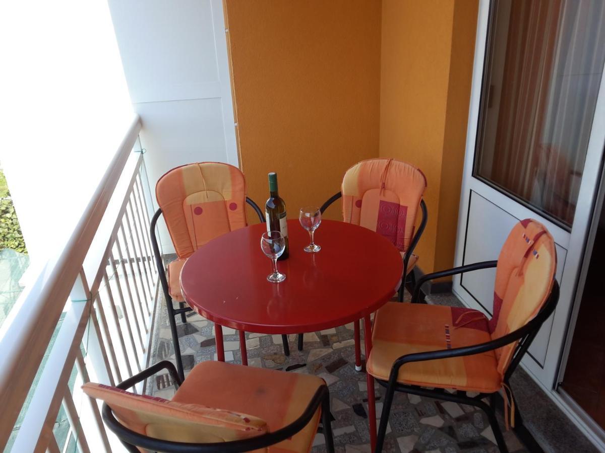 Apartments By The Sea Gradac, Makarska - 13681 Градац Екстериор снимка